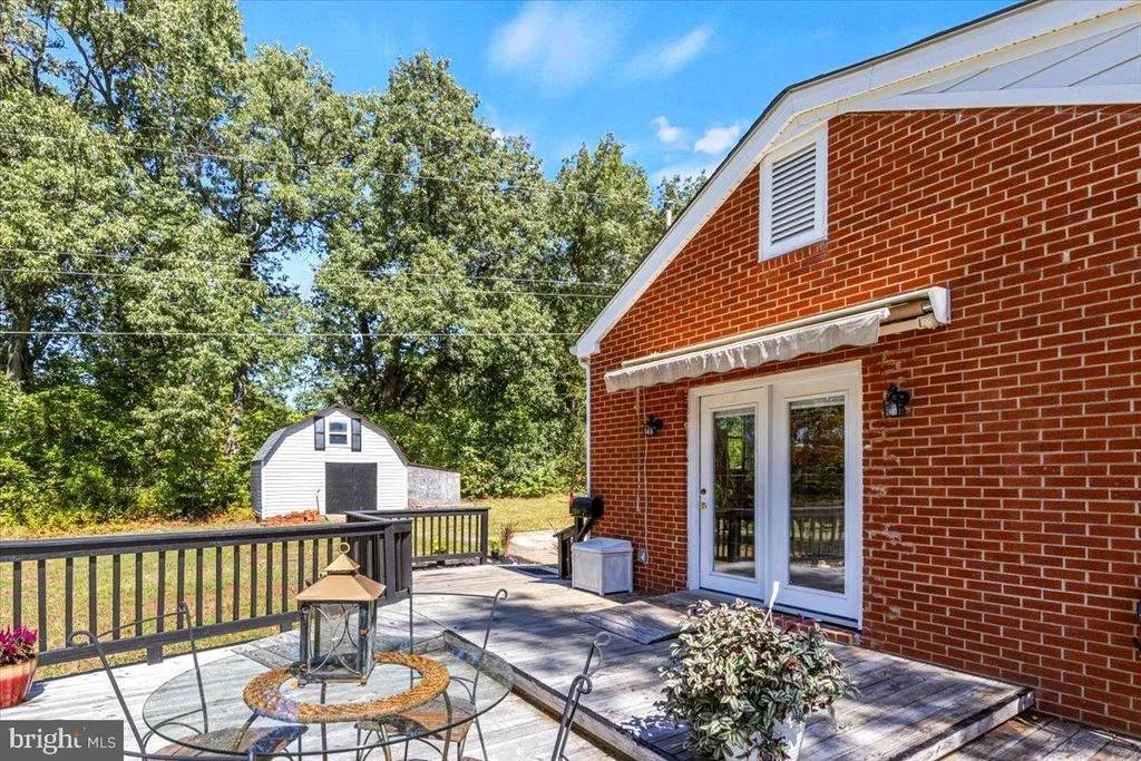 Photo of 1042 GEORGE JAMES LOOP