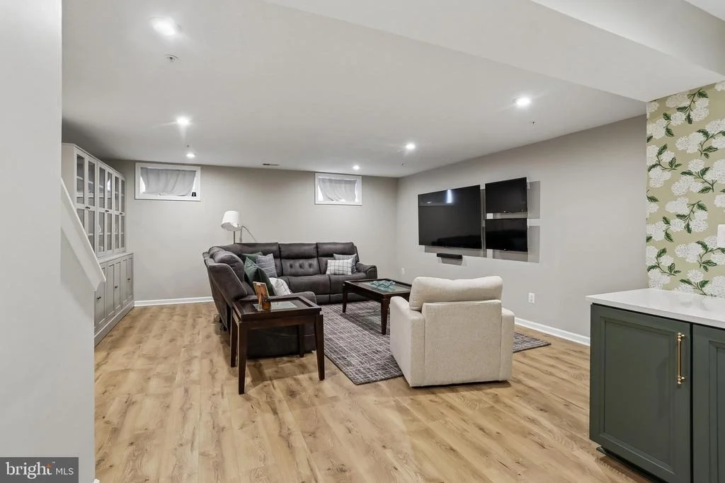 Photo of 1109 SAXTON DRIVE