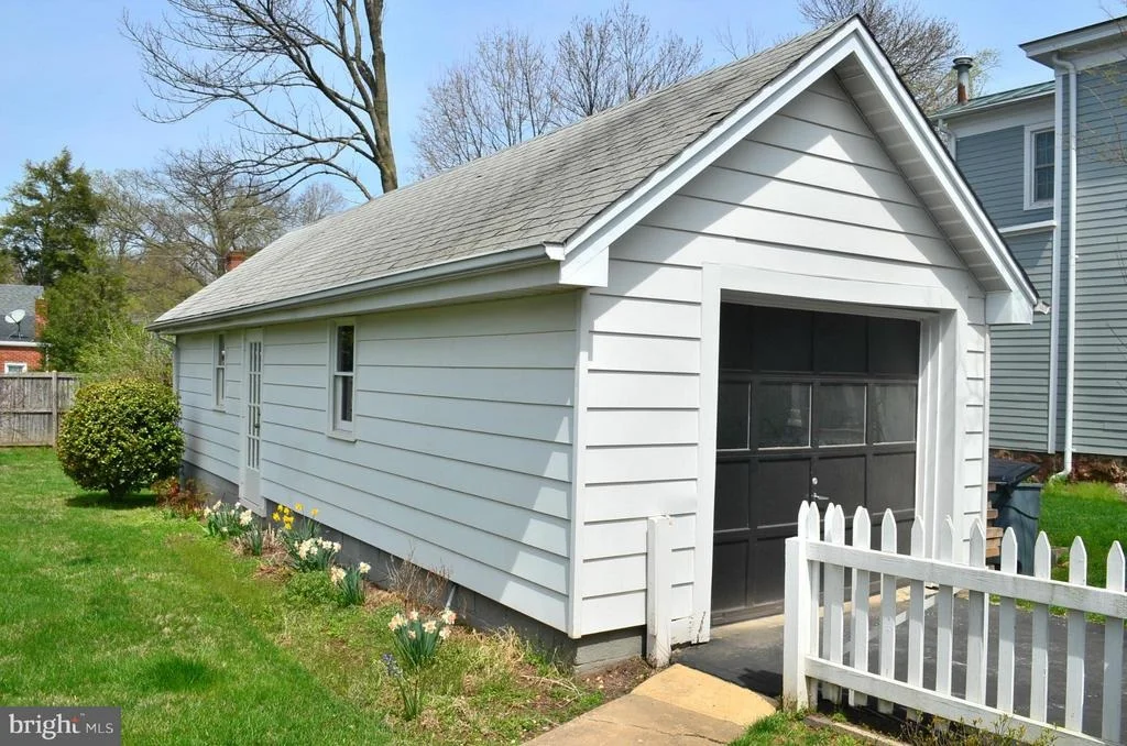 Photo of 9016 QUARRY STREET