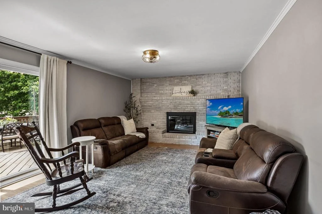 Photo of 1049 ESTATES BOULEVARD