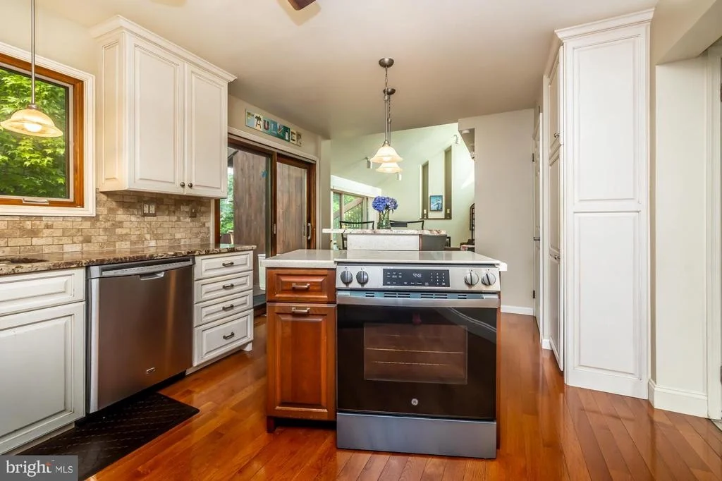 Photo of 820 BEZEL ROAD