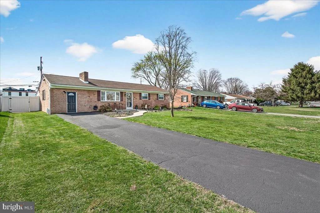Photo of 106 HARVARD ROAD