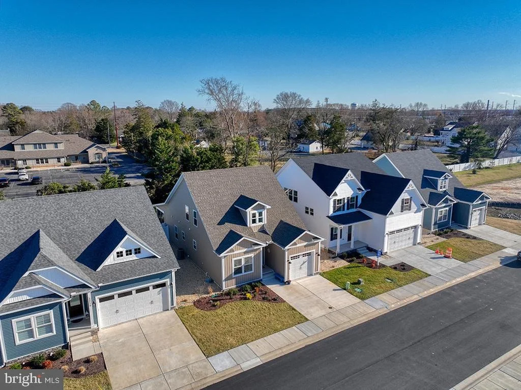 Photo of 33768 CATCHING COVE COURT
