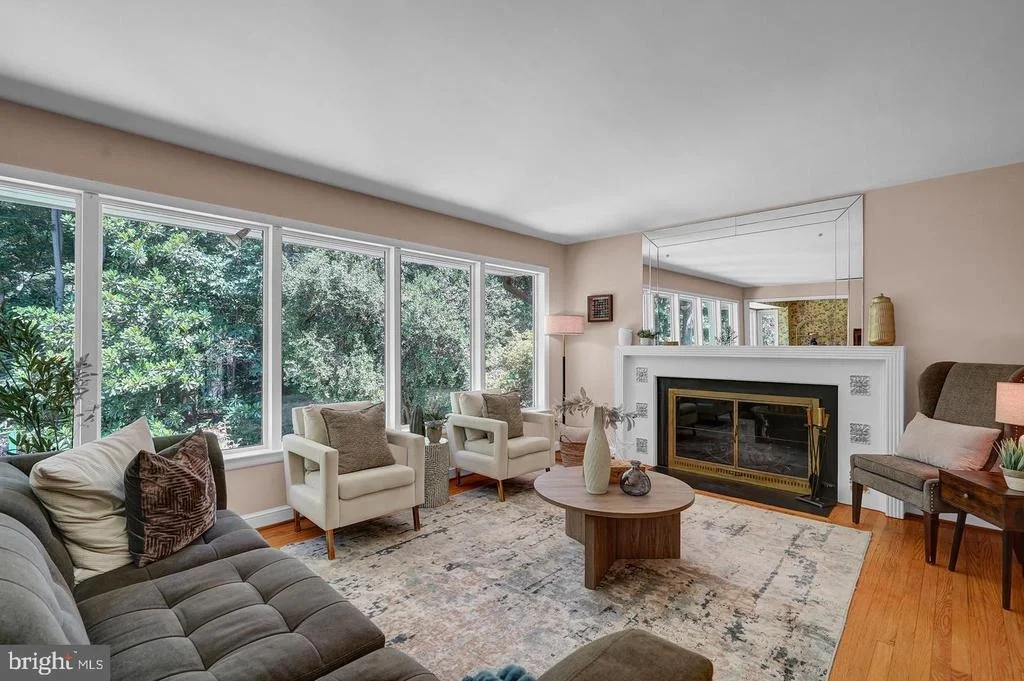 Photo of 9233 FARNSWORTH DRIVE