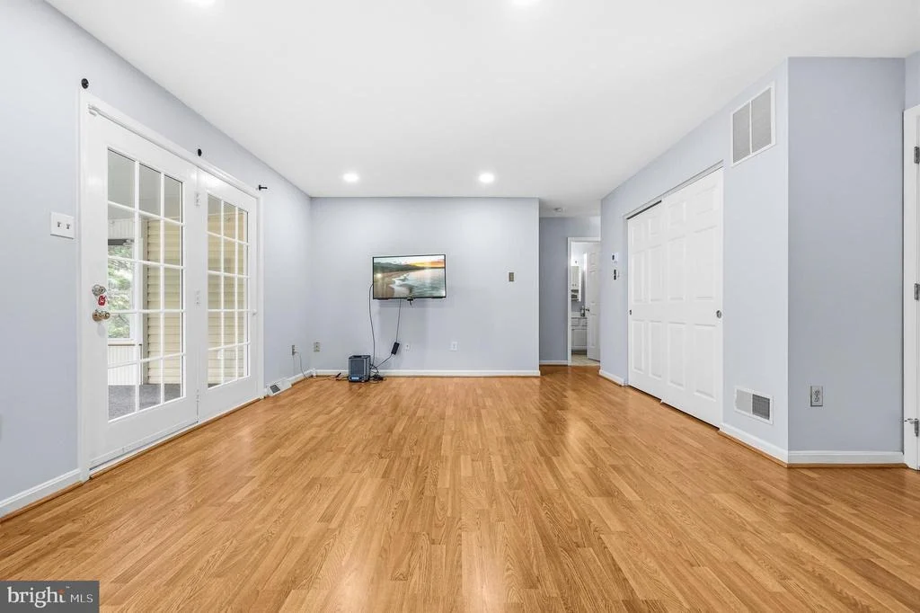 Photo of 704 COLLIER COURT