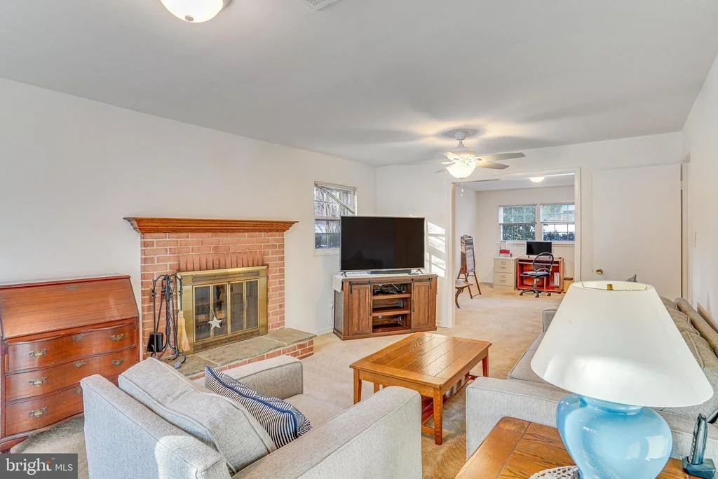 Photo of 4825 KINGSTON DRIVE