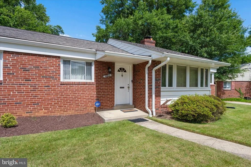 Photo of 6803 ADELPHI ROAD