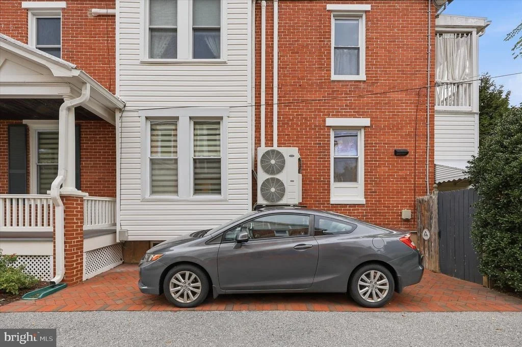 Photo of 512 ELM STREET