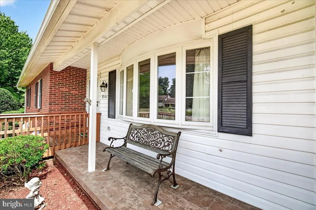 Photo of 7910 EDGEWOOD FARM ROAD