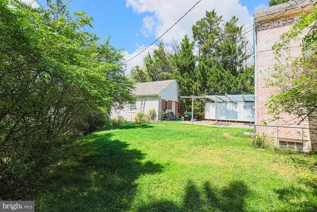 Photo of 3310 LABYRINTH ROAD