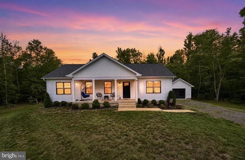 Photo of 9807 ROBERT E LEE DRIVE