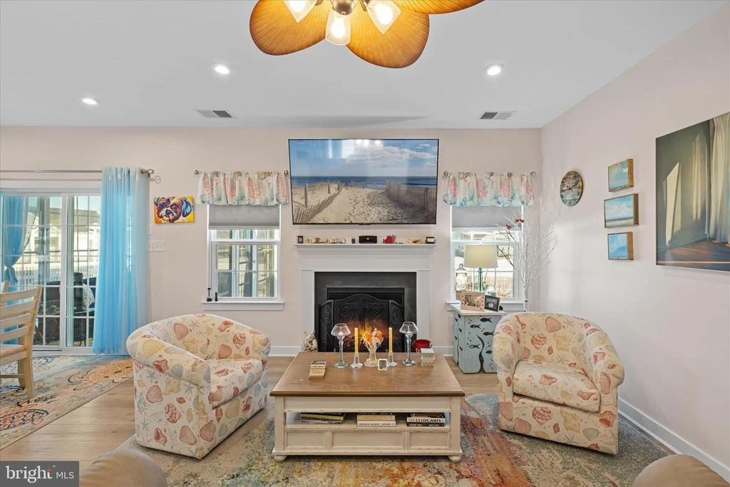 Photo of 37333 KESTREL WAY