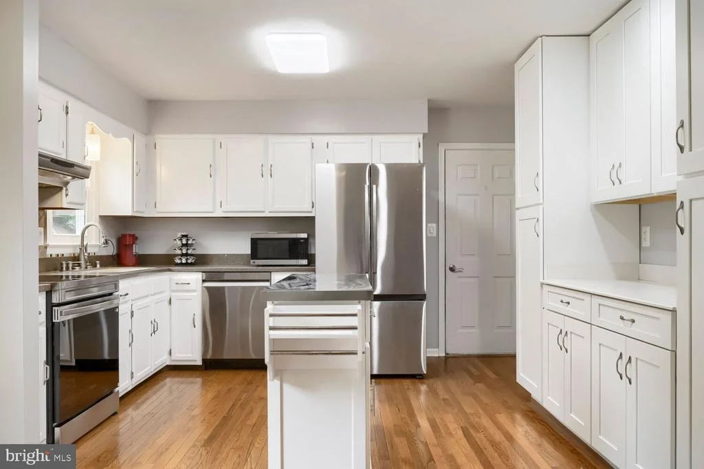 Photo of 5350 POMMEL DRIVE