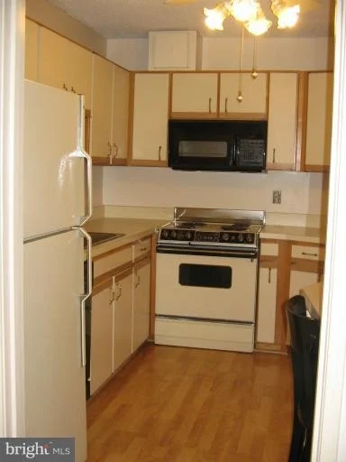 Photo of Unit 2203 at 15107 INTERLACHEN DRIVE