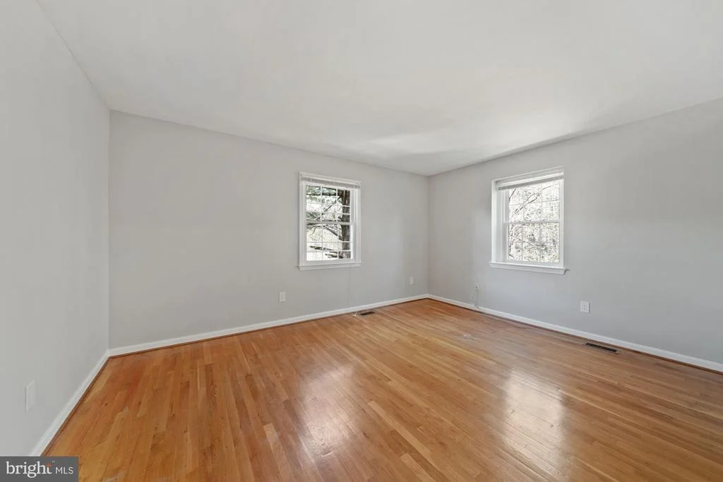 Photo of 1445 LAUREL HILL ROAD