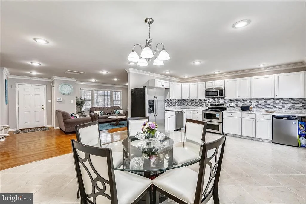 Photo of 9808 GREENVIEW LANE