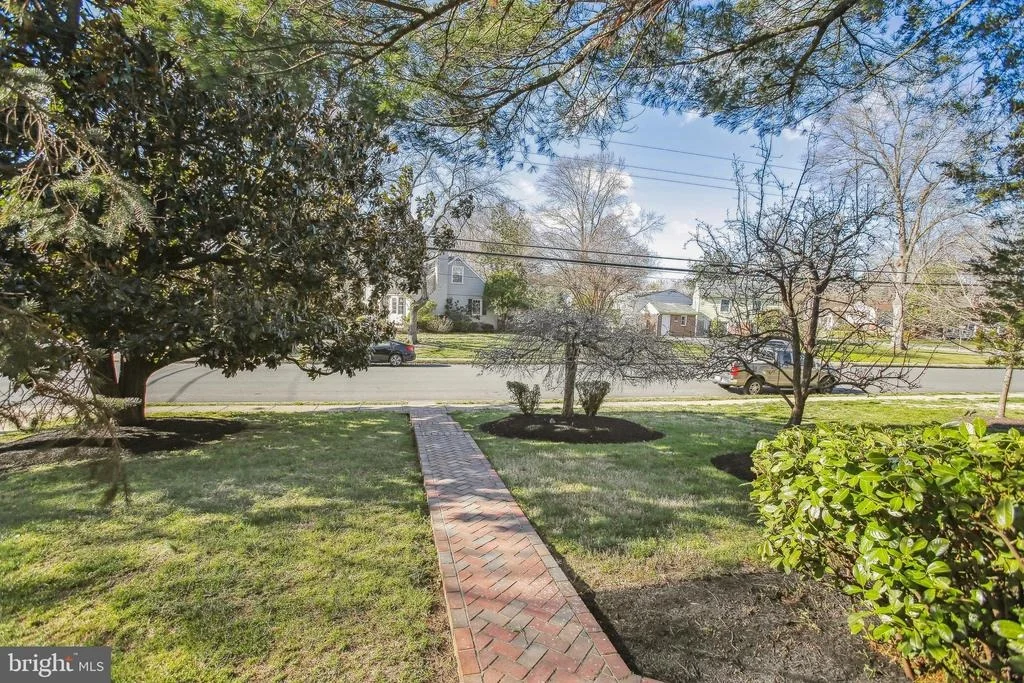 Photo of 1114 CROTON DRIVE