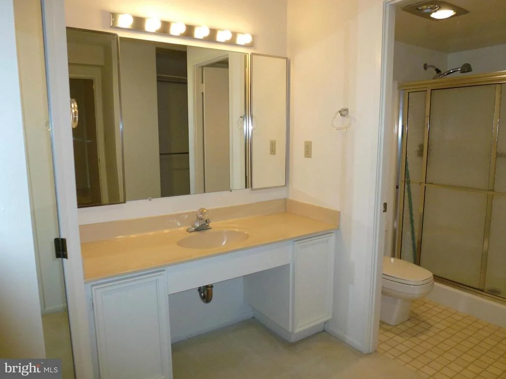 Photo of Unit 3923 at 15115 INTERLACHEN DRIVE