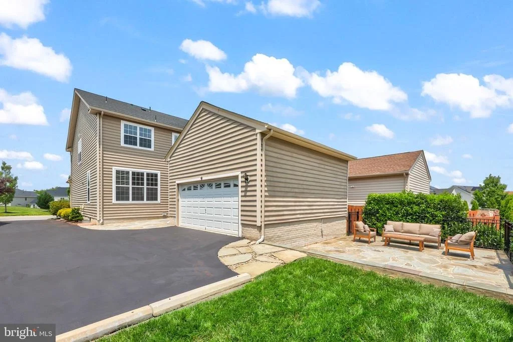 Photo of 43245 BARNSTEAD DRIVE