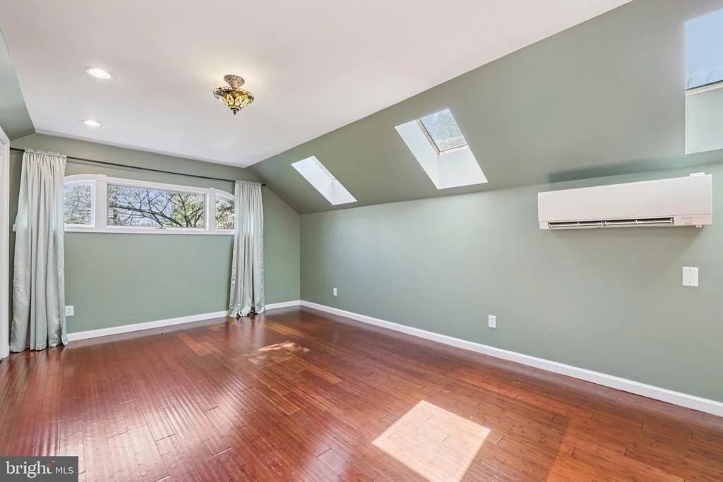 Photo of 2921 DUVALL ROAD