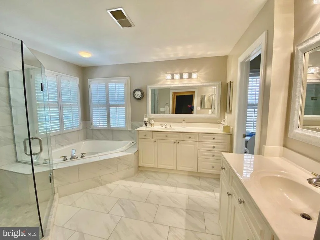 Photo of 807 WOODSIDE PARKWAY