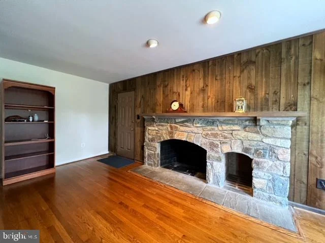 Photo of 212 FARMGATE LANE