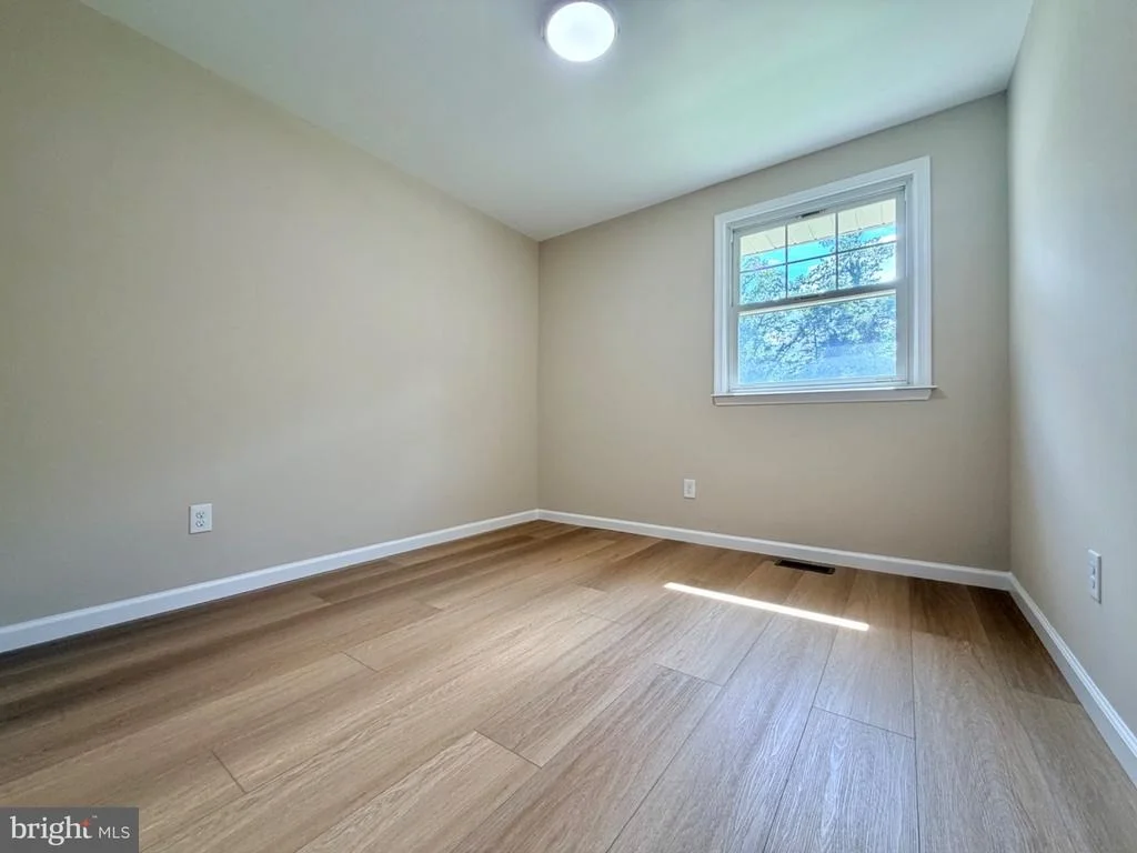 Photo of 806 SUNSET DRIVE