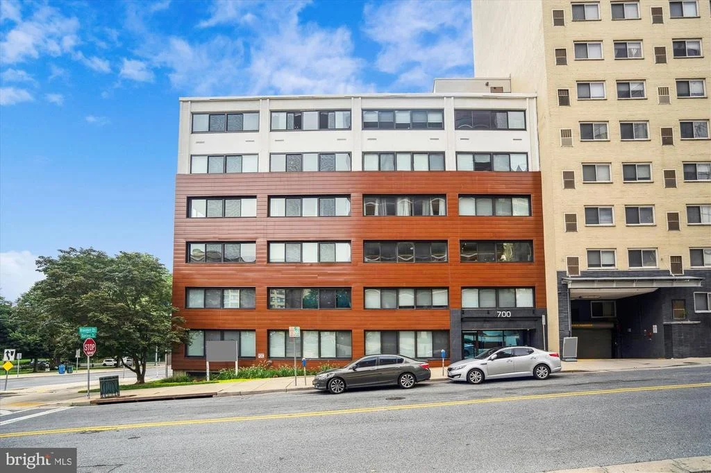 Photo of Unit 401 at 700 ROEDER ROAD