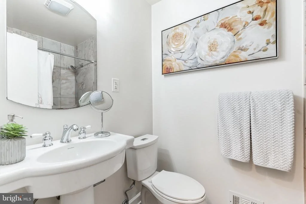 Photo of 926 VENICE DRIVE