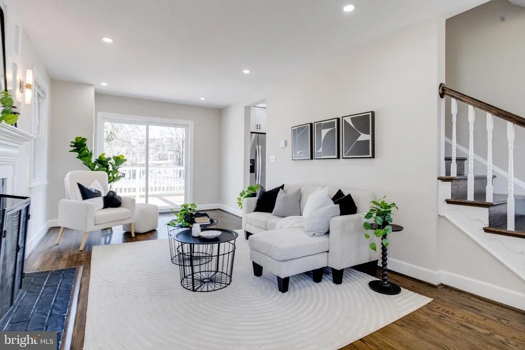 Photo of 605 WALNUT AVENUE
