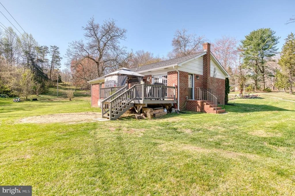 Photo of 10119 JAMESON LANE