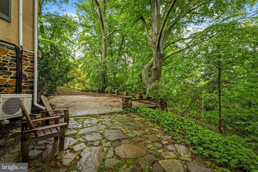 Photo of 222 LONGWOOD ROAD