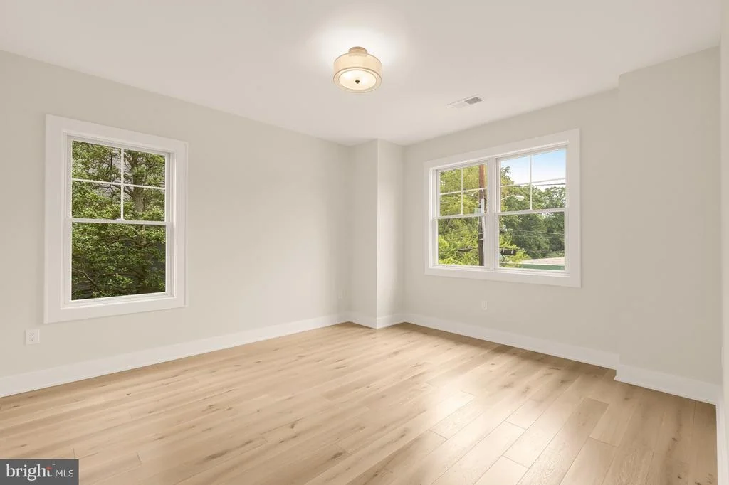 Photo of 9512 FOREST ROAD