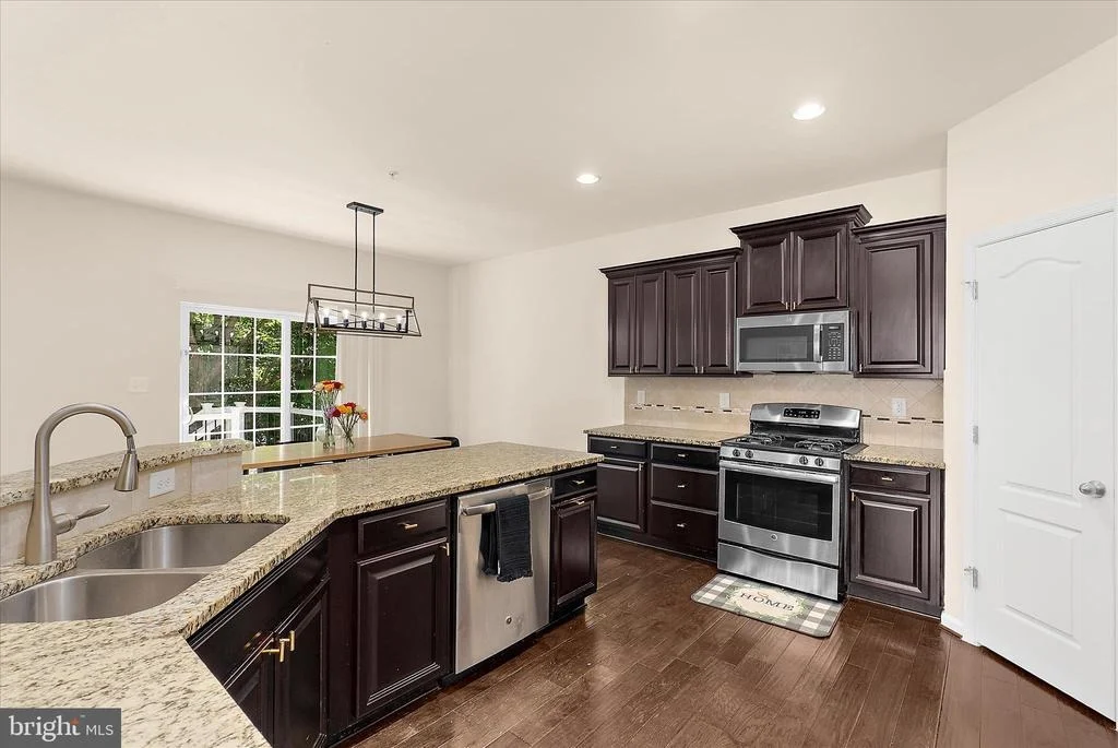 Photo of 7807 STONEBRIAR DRIVE