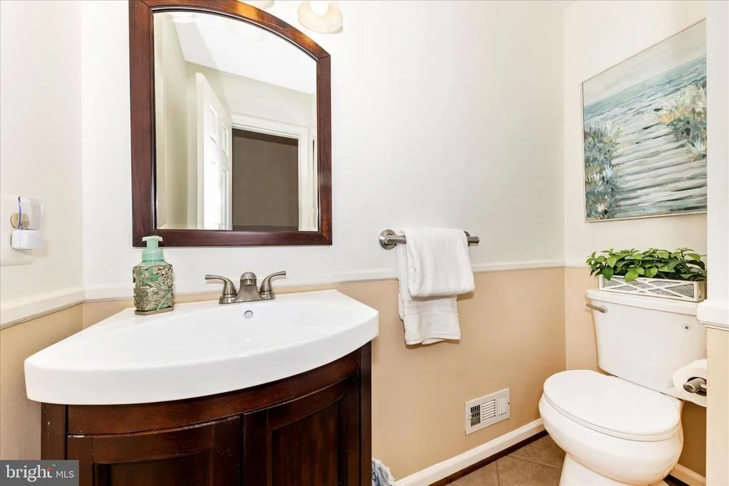 Photo of 2679 LESLIE ROAD