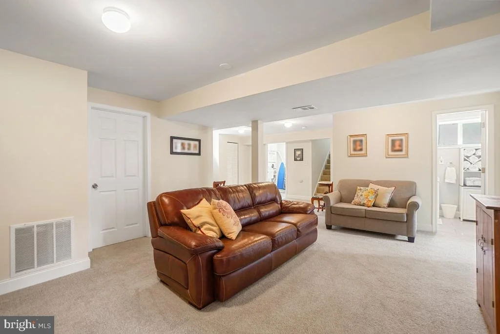 Photo of 401 ROYALTON ROAD