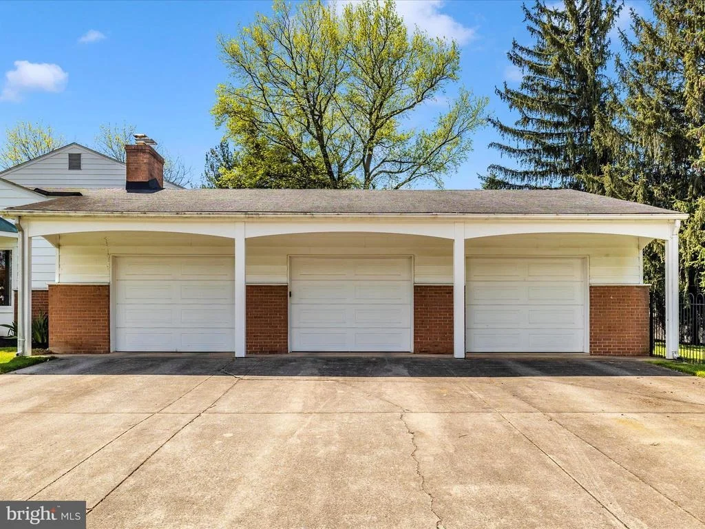 Photo of 131 FAIRVIEW AVENUE