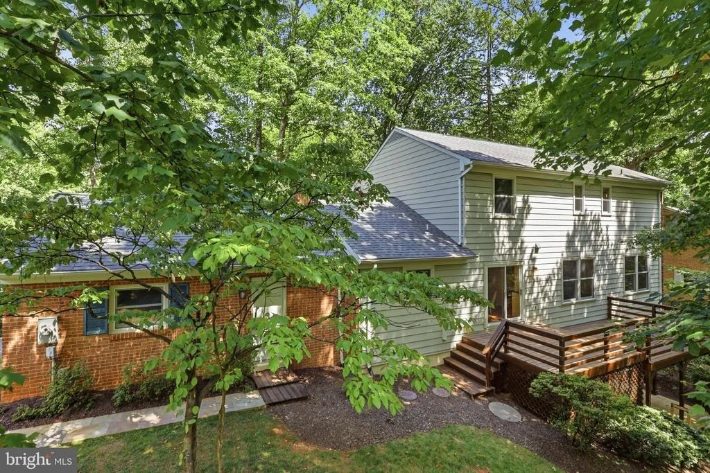 Photo of 10811 MIDSUMMER DRIVE
