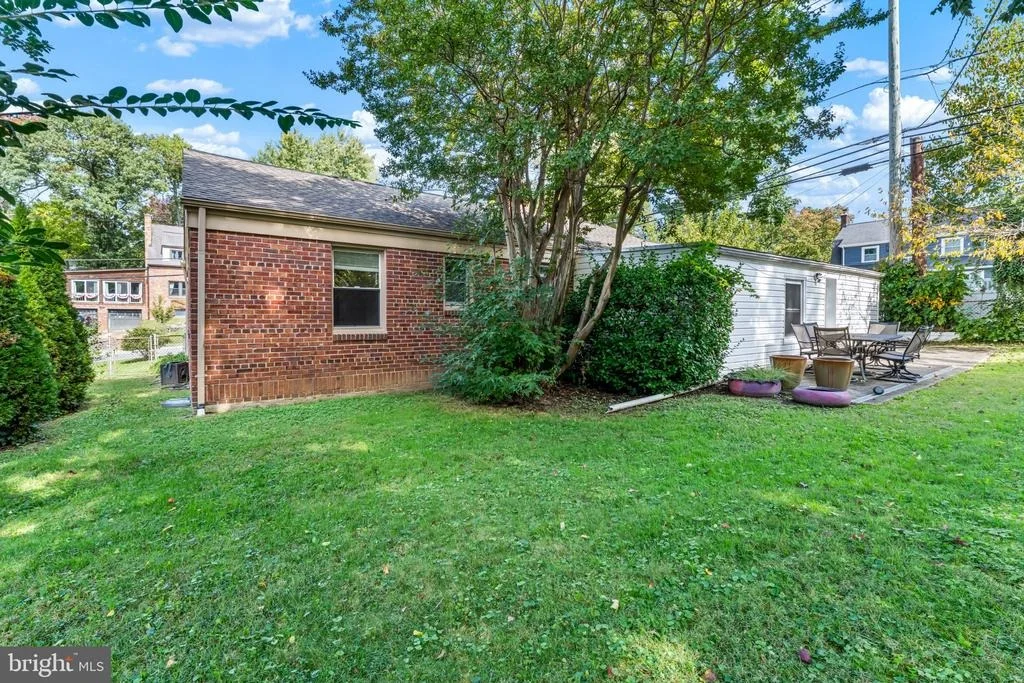 Photo of 6015 FOREST ROAD