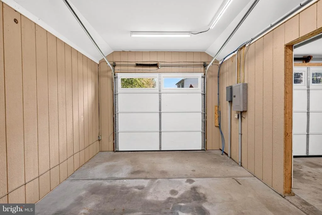 Photo of 4294 WOLF HILL DRIVE