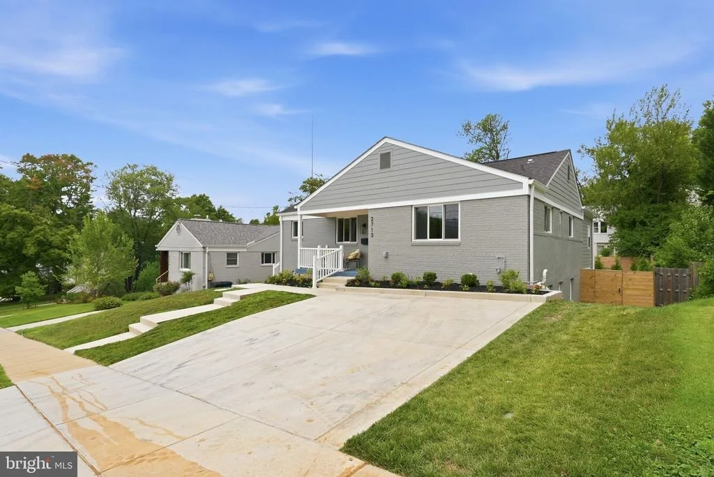 Photo of 2713 NAVARRE DRIVE