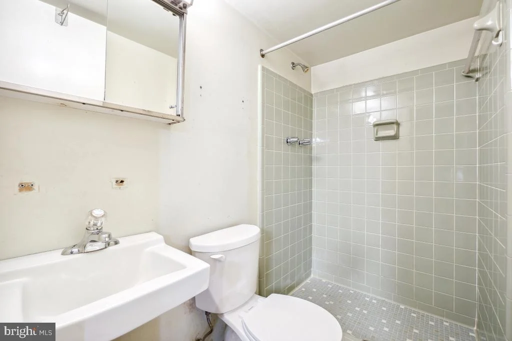 Photo of 882 DIAMOND DRIVE