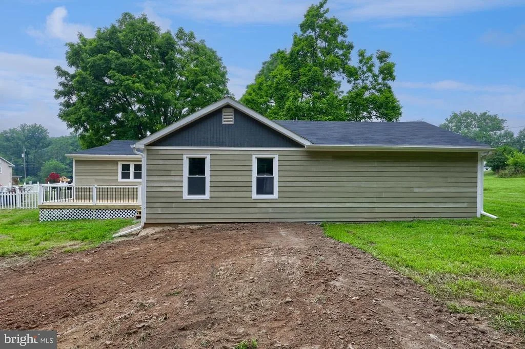 Photo of 1384 ROUNDTOP ROAD