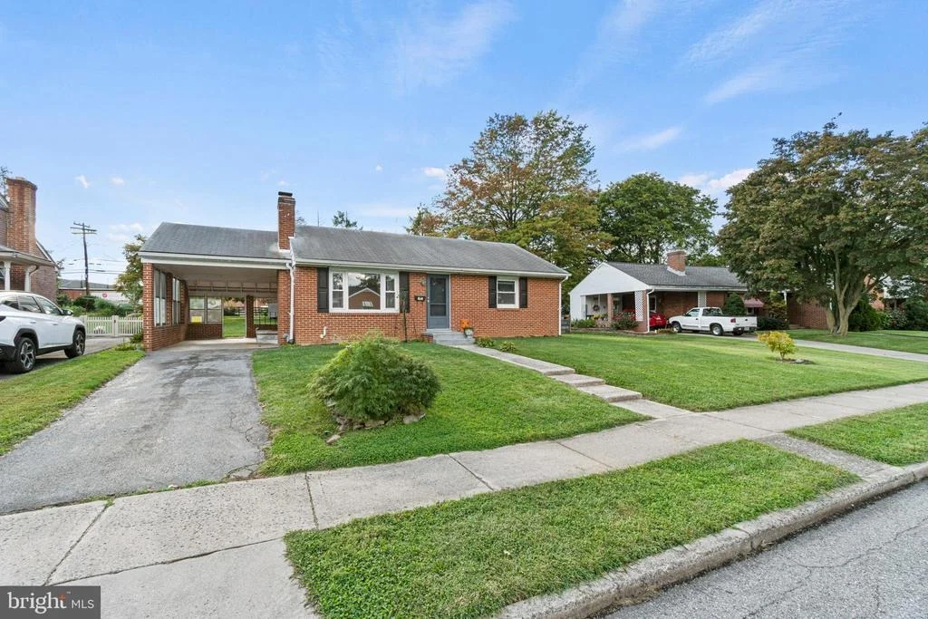 Photo of 909 PINE AVENUE