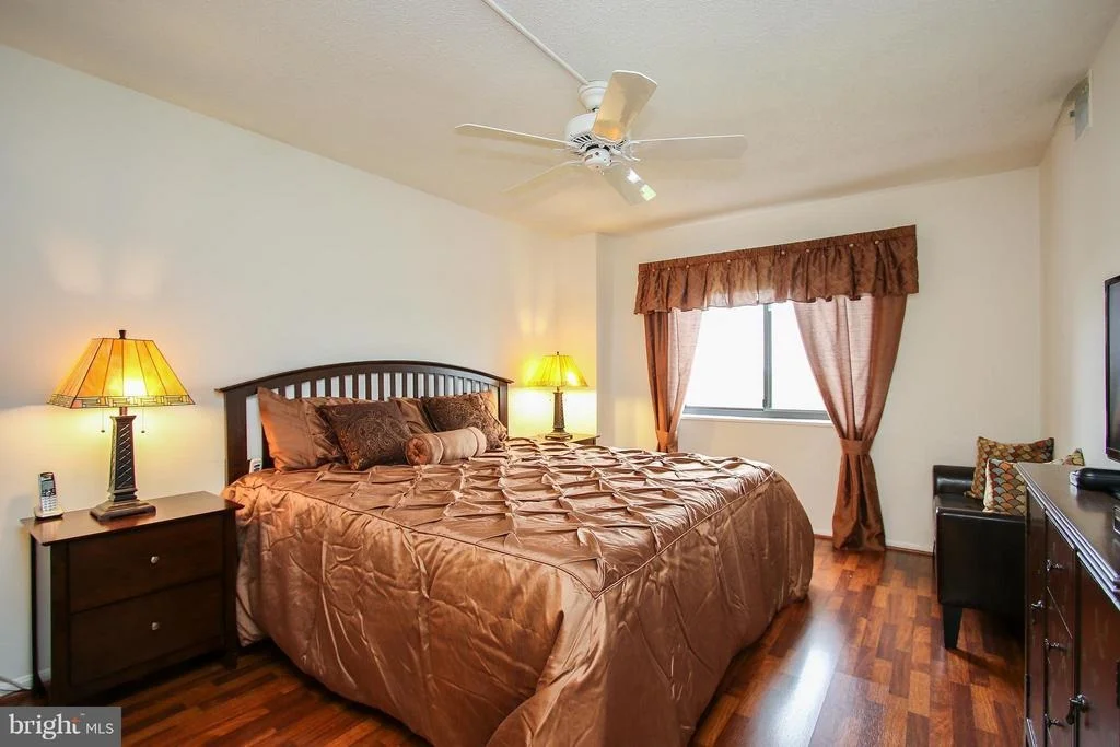 Photo of Unit 1906 at 15101 INTERLACHEN DRIVE