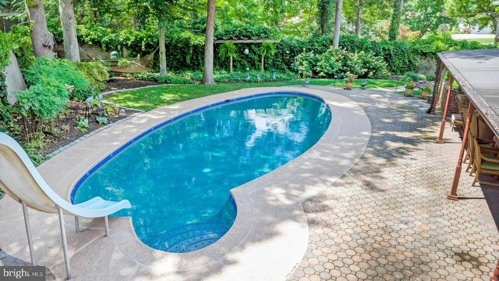 Photo of 4401 DOLPHIN LANE