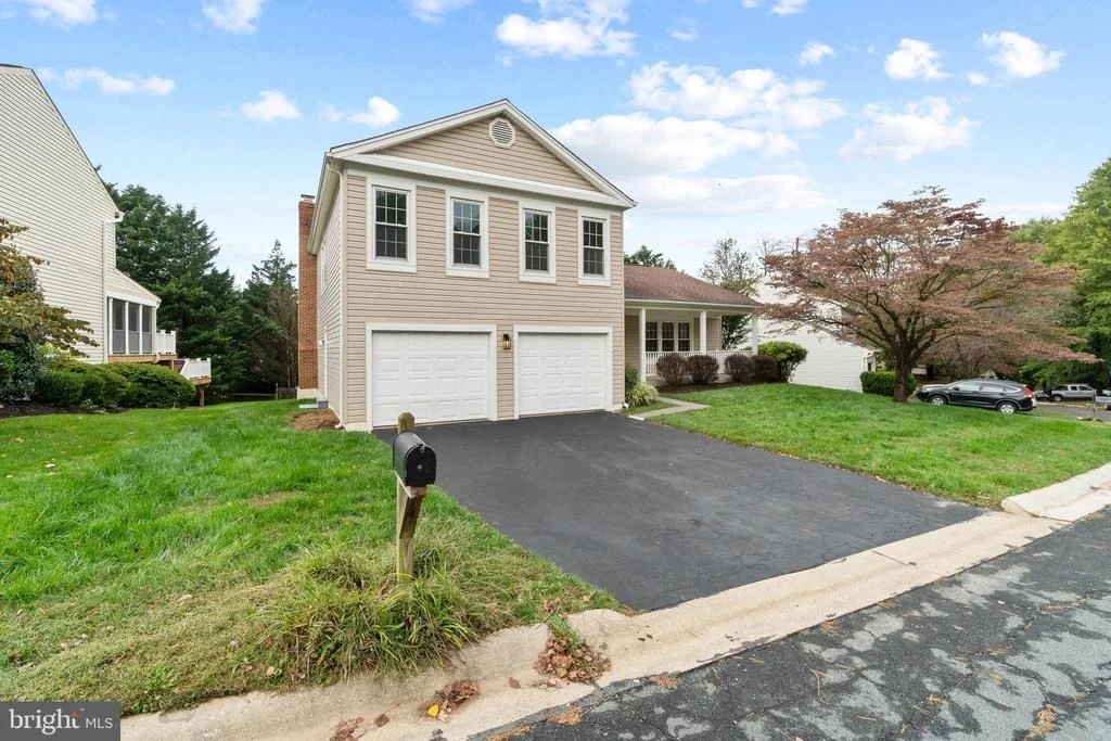 Photo of 14724 BOTANY WAY