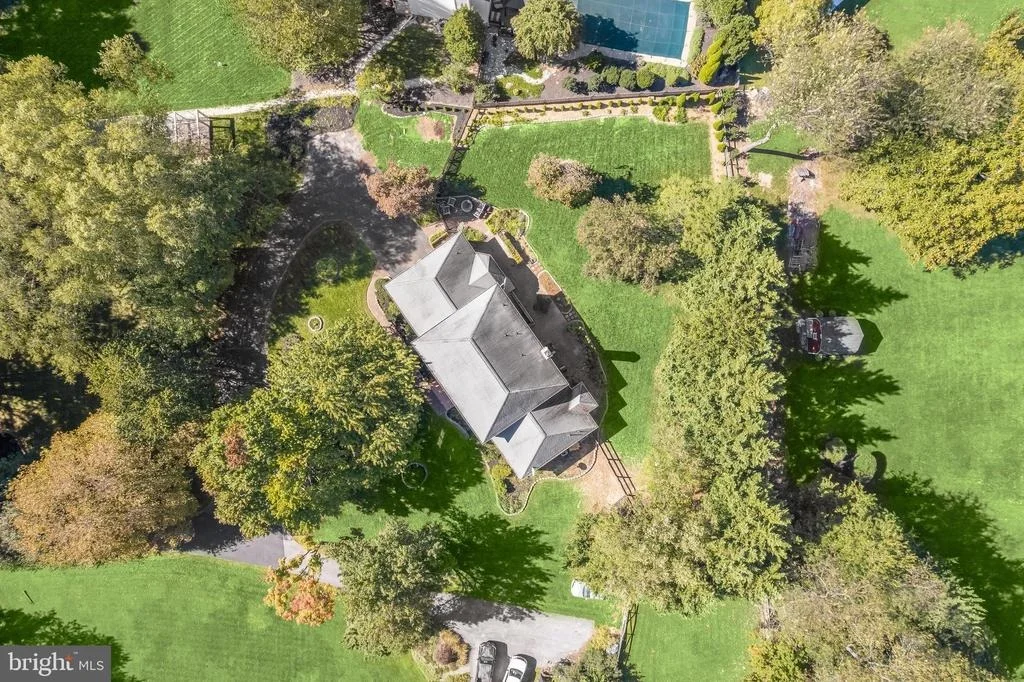Photo of 1672 THRASHER DRIVE