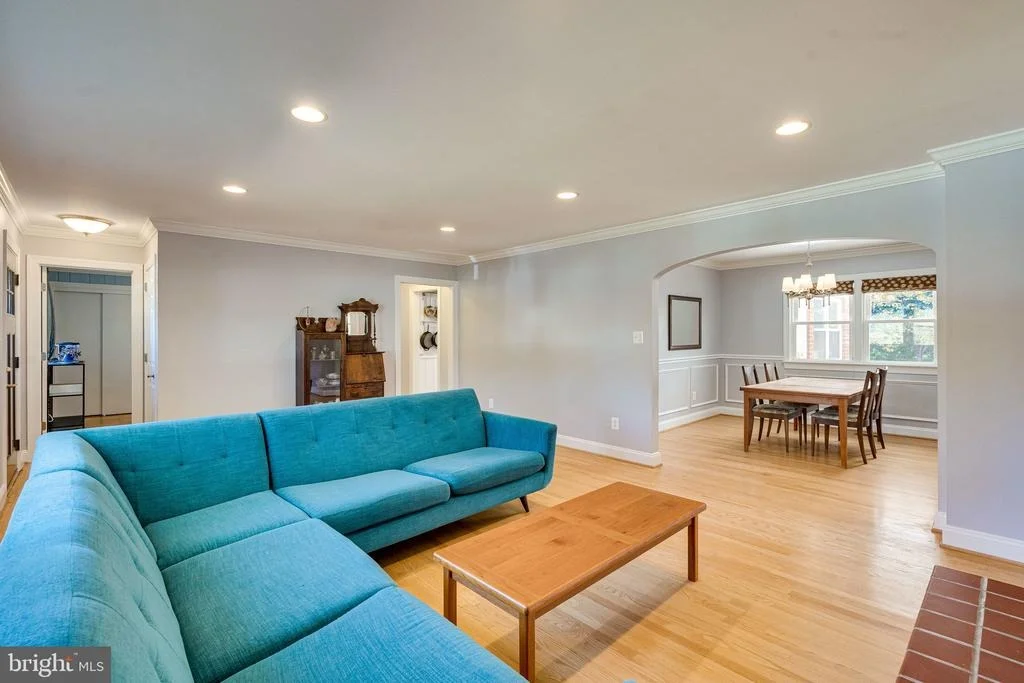 Photo of 8993 MEADOWVIEW DRIVE