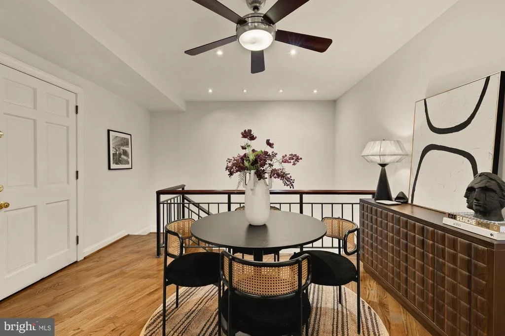 Photo of Unit 2 at 6 LOGAN CIRCLE NW